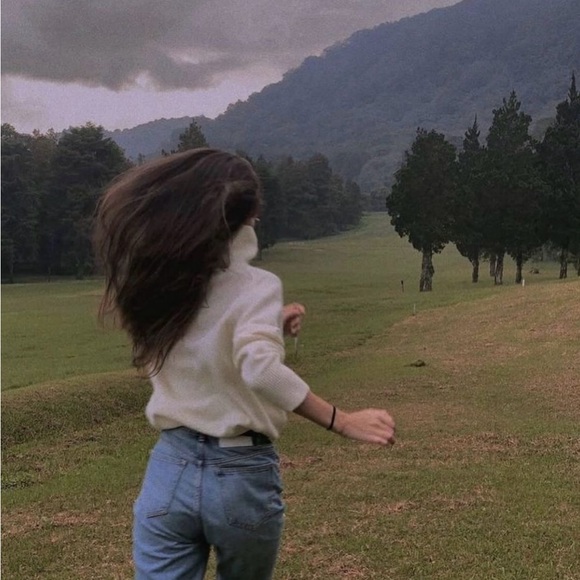 ππ» P O S H E R β’ I N F O - Picture 1 of 10